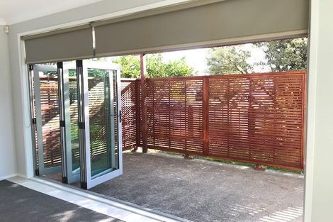 Photo of property in 11m Clearwater Cove, West Harbour, Auckland, 0618