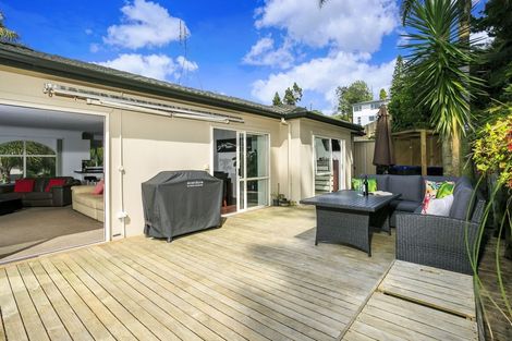 Photo of property in 9 Falstone Lane, Browns Bay, Auckland, 0630