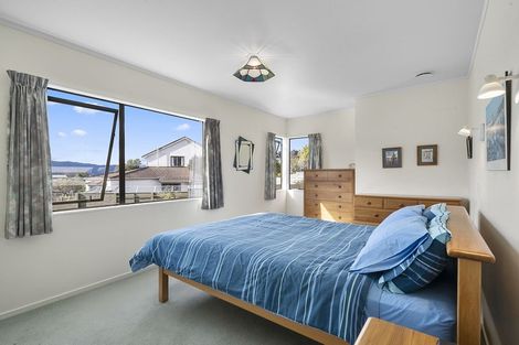 Photo of property in 5 Roman Close, Silverstream, Upper Hutt, 5019