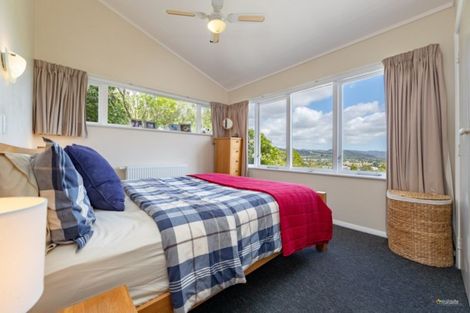 Photo of property in 19 Vista Crescent, Maoribank, Upper Hutt, 5018