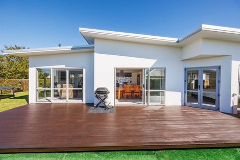 Photo of property in 1 Silicon Way, Fitzherbert, Palmerston North, 4410