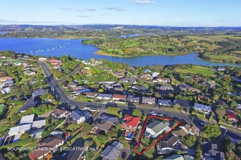 Photo of property in 132 Sandspit Road, Shelly Park, Auckland, 2014