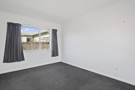 Photo of property in 5 Adrian Grove, Waikanae Beach, Waikanae, 5036