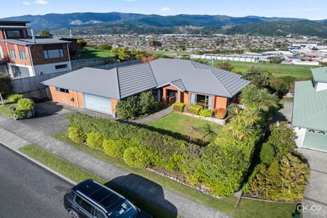 Photo of property in 53 Riverstone Drive, Riverstone Terraces, Upper Hutt, 5018