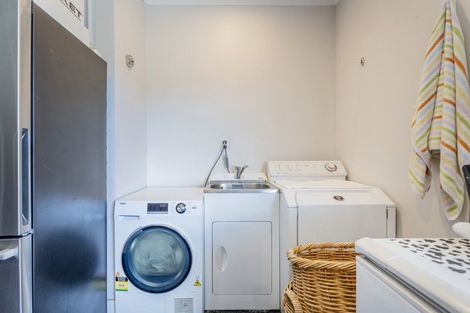 Photo of property in 8 Topping Place, Whitianga, 3510