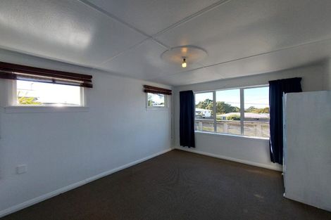 Photo of property in 132 Pioneer Road, Moturoa, New Plymouth, 4310