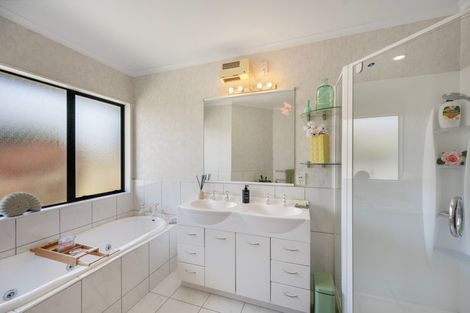 Photo of property in 10 Bishops Close, Greenmeadows, Napier, 4112