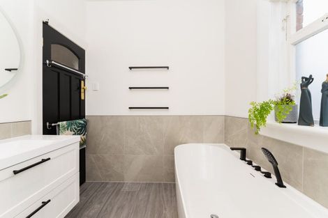 Photo of property in 11 Ings Avenue, Saint Clair, Dunedin, 9012