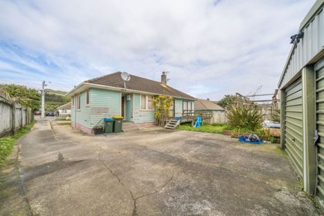 Photo of property in 31 Driver Crescent, Cannons Creek, Porirua, 5024
