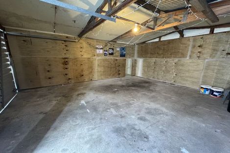 Photo of property in 21 Normandy Place, Henderson, Auckland, 0610