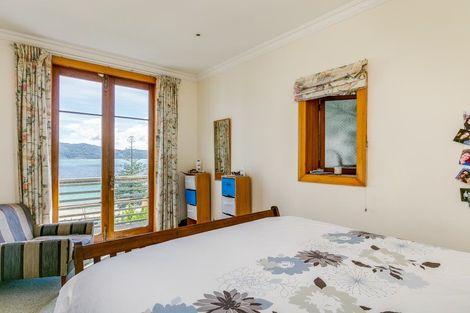 Photo of property in 218 Oriental Parade, Oriental Bay, Wellington, 6011