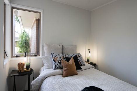 Photo of property in 1/16 Fieldstone Court, Northpark, Auckland, 2013