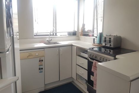 Photo of property in 131 View Road, Sunnyvale, Auckland, 0612