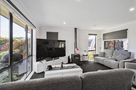 Photo of property in 18 Parkinson Place, Woodend, 7610