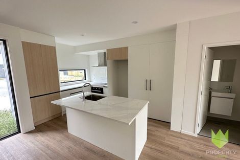 Photo of property in 30 Clay Works Lane, New Lynn, 0600