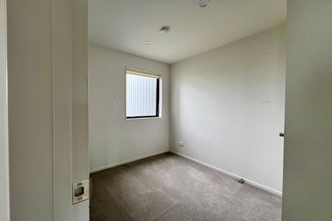 Photo of property in 11e Mandarin Place, Half Moon Bay, Auckland, 2012