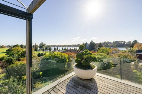 Photo of property in 142 Lake Crescent, Hamilton Lake, Hamilton, 3204