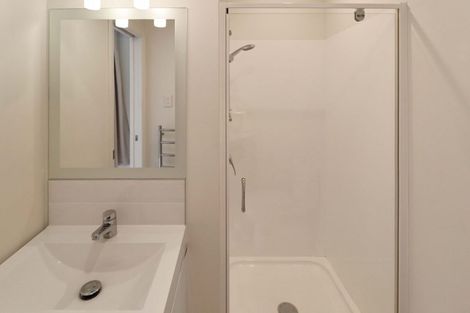 Photo of property in 32 Victory Crescent, Tawa, Wellington, 5028