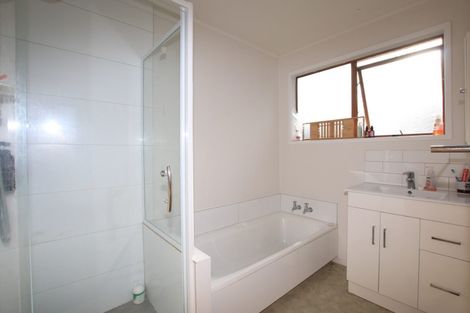 Photo of property in 23 Virgo Place, Glen Eden, Auckland, 0602