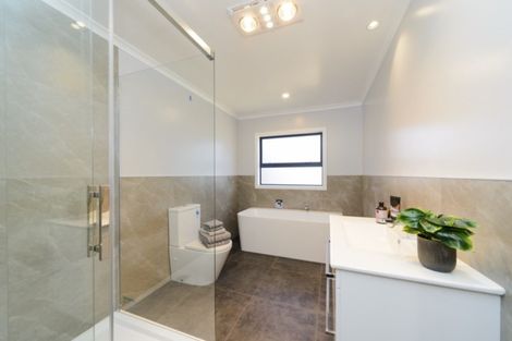 Photo of property in 3 Vaucluse Heights, Fitzherbert, Palmerston North, 4410