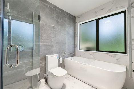 Photo of property in 12 Tagish Way, Orewa, 0931