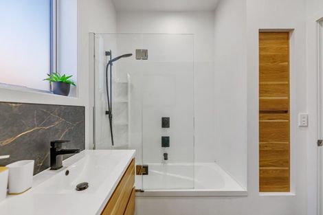 Photo of property in 33 Oakland Street, Andersons Bay, Dunedin, 9013