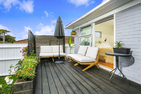 Photo of property in 1/58 Hillcrest Avenue, Hillcrest, Auckland, 0627