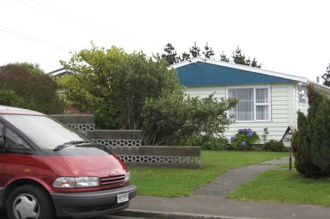 Photo of property in 34 Bancroft Terrace, Newlands, Wellington, 6037