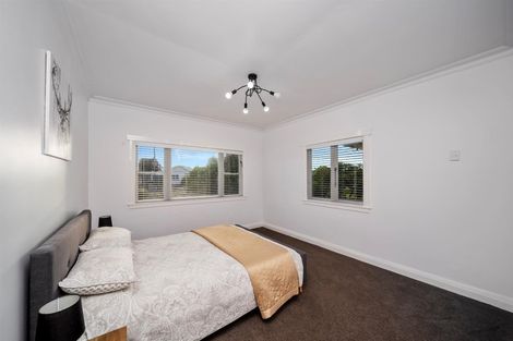 Photo of property in 18 Albion Street, Hawera, 4610