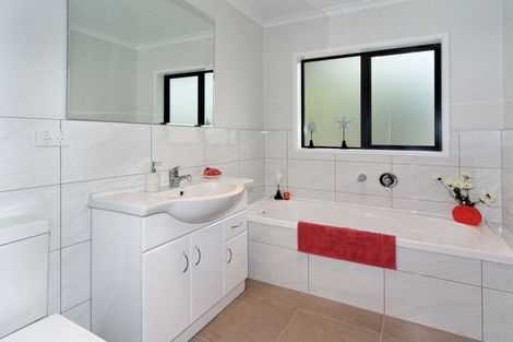 Photo of property in 495a West Coast Road, Glen Eden, Auckland, 0602