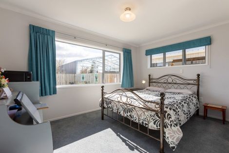 Photo of property in 1 Mckay Place, Dannevirke, 4930