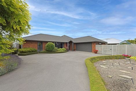 Photo of property in 16 Claverley Gardens, Avonhead, Christchurch, 8042