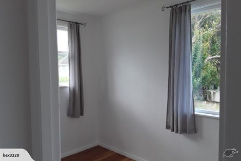 Photo of property in 6 Iris Grove, Cannons Creek, Porirua, 5024