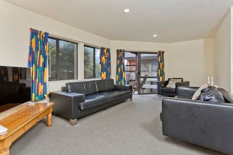Photo of property in 12/37 Fields Parade, Oteha, Auckland, 0632