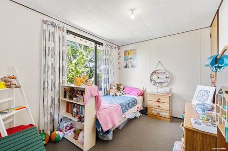 Photo of property in 15 Kotinga Avenue, Glen Eden, Auckland, 0602