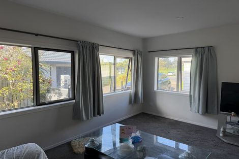 Photo of property in 1/132 Archers Road, Glenfield, Auckland, 0629