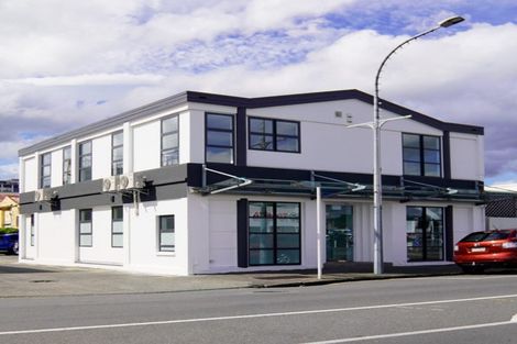 Photo of property in 2/2a Gibbons Street, Upper Hutt, 5018