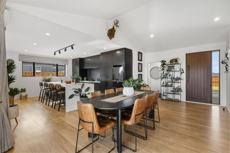 Photo of property in 11 Midsummer Avenue, Stratford, 4332