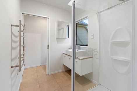 Photo of property in 20 Inverness Lane, Redcliffs, Christchurch, 8081