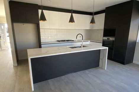 Photo of property in 13 Walter Ruddock Avenue, Kumeu, 0810