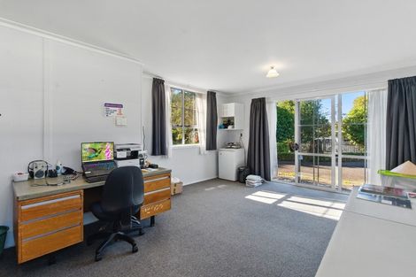 Photo of property in 229 Shakespeare Street, Leamington, Cambridge, 3432