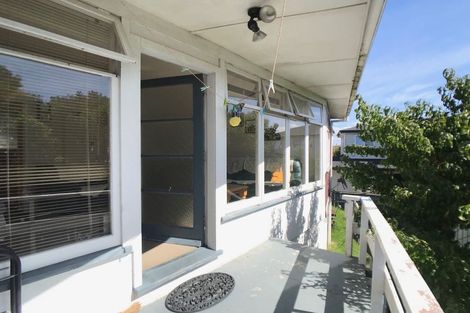 Photo of property in 92a Forrest Hill Road, Forrest Hill, Auckland, 0620