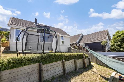 Photo of property in 11 Penryn Drive, Camborne, Porirua, 5026