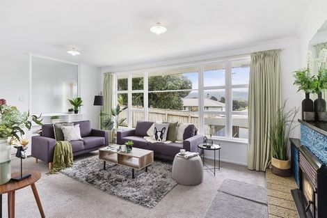 Photo of property in 25 Sievers Grove, Cannons Creek, Porirua, 5024