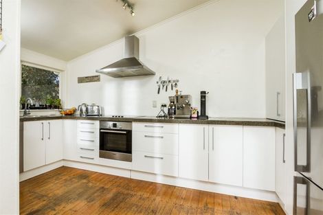 Photo of property in 1/16a Bardia Street, Belmont, Auckland, 0622