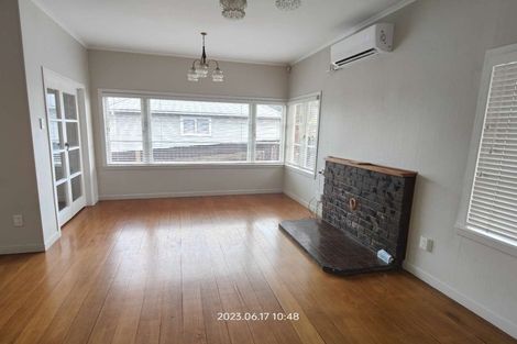 Photo of property in 22 Dallinghoe Crescent, Milford, Auckland, 0620