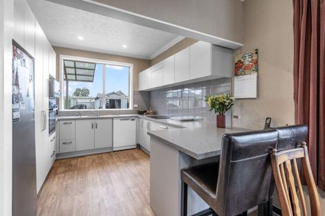 Photo of property in 28 Church Street, Winton, 9720