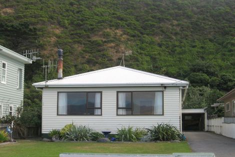 Photo of property in 188 Breaker Bay Road, Breaker Bay, Wellington, 6022