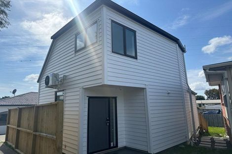 Photo of property in 15a Kiernan Place, Kelston, Auckland, 0602