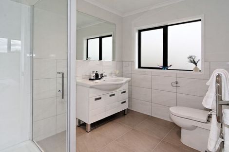 Photo of property in 495a West Coast Road, Glen Eden, Auckland, 0602